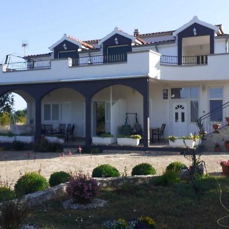 Apartment Viki Lozovac Exterior photo