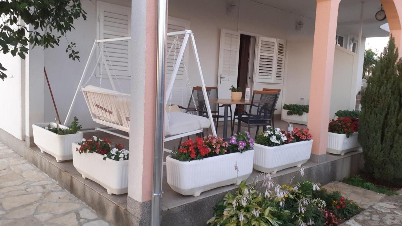 Apartment Viki Lozovac Exterior photo
