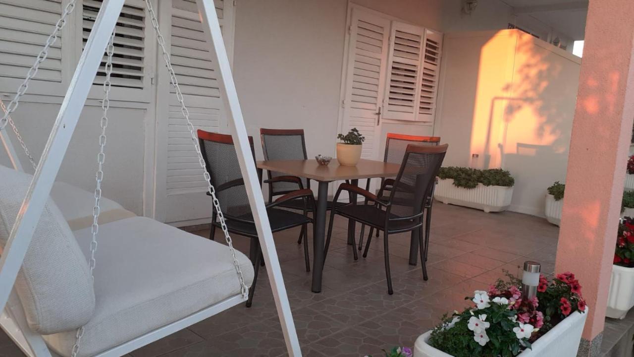 Apartment Viki Lozovac Exterior photo