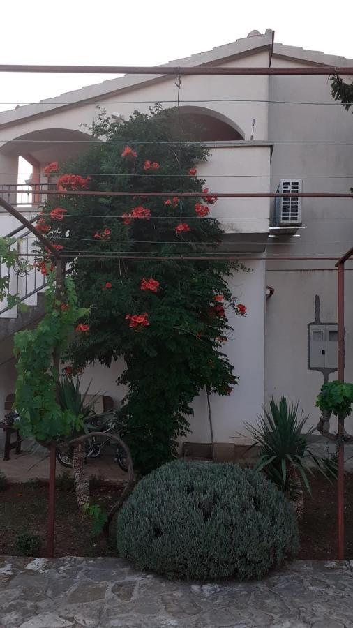 Apartment Viki Lozovac Exterior photo