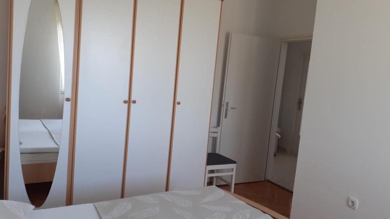 Apartment Viki Lozovac Exterior photo