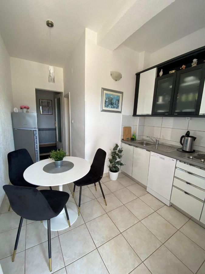 Apartment Viki Lozovac Exterior photo