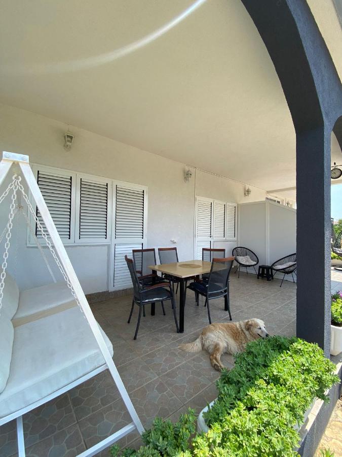 Apartment Viki Lozovac Exterior photo